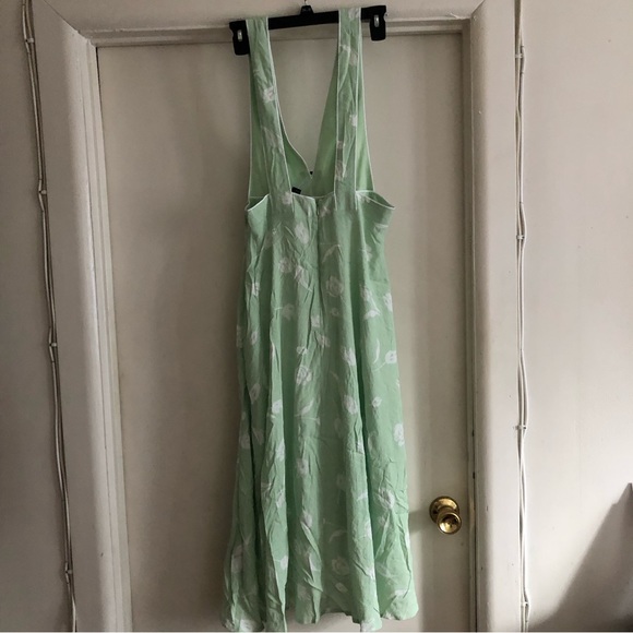 ❤️NWT Forever 21 Green Plunging Floral Tulip High Low Summer Dress Size M - Picture 5 of 7